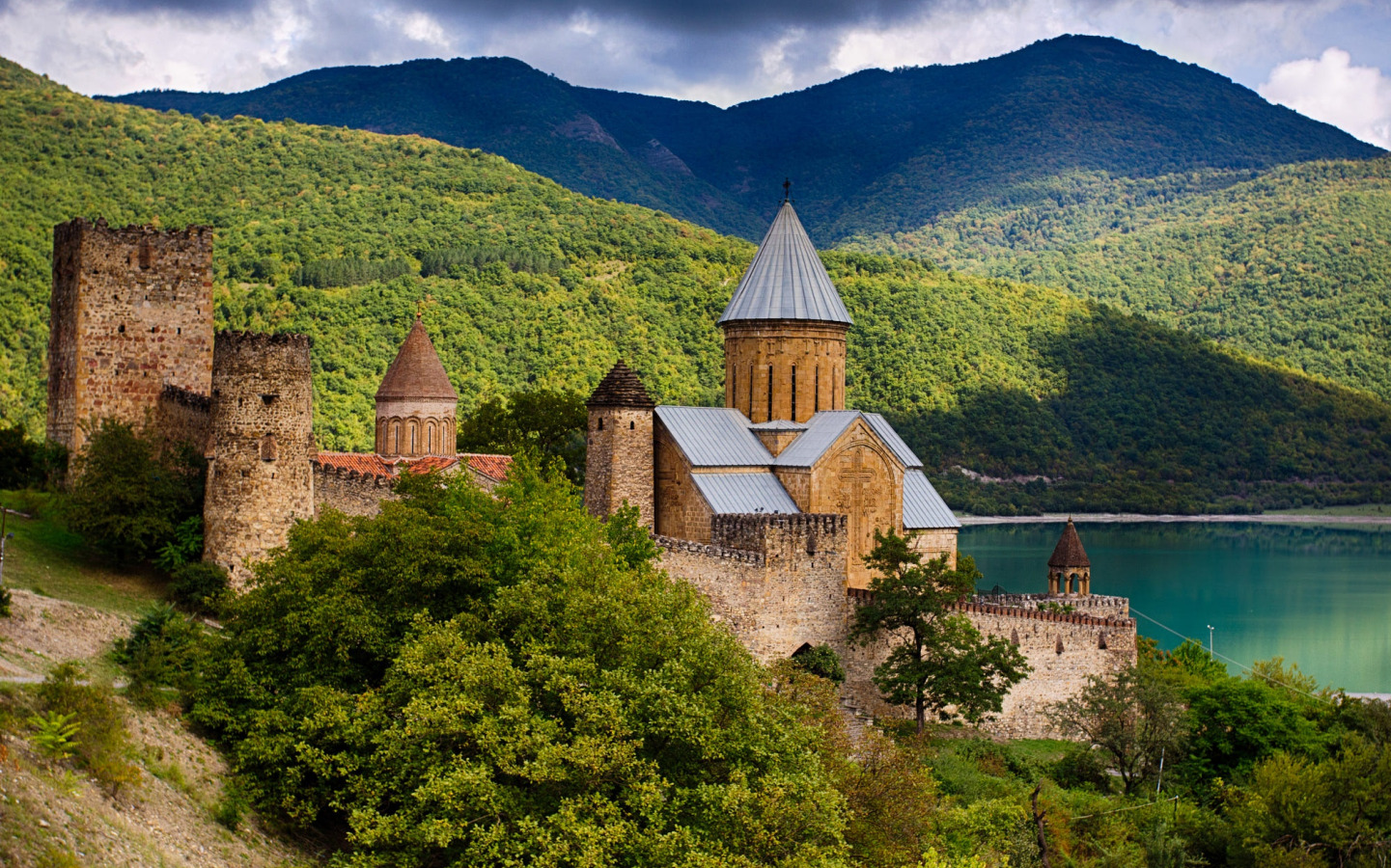  ЖЕМЧУЖИНКИ КАВКАЗА: АРМЕНИЯ И ГРУЗИЯ